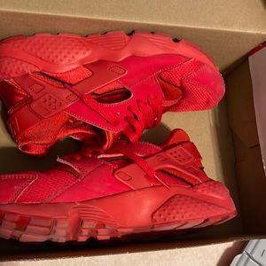 red huaraches
